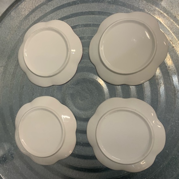 Set of 4 small plates with beautiful markings - Picture 6 of 8